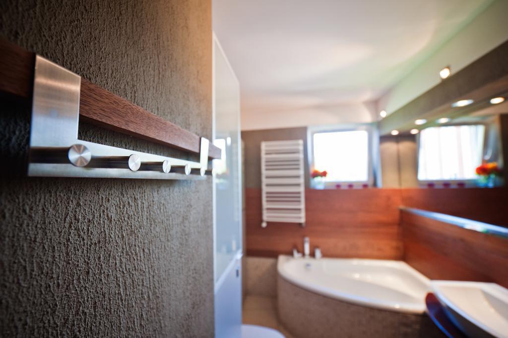 Best Inn Poznan Apartament Wojskowa 객실 사진